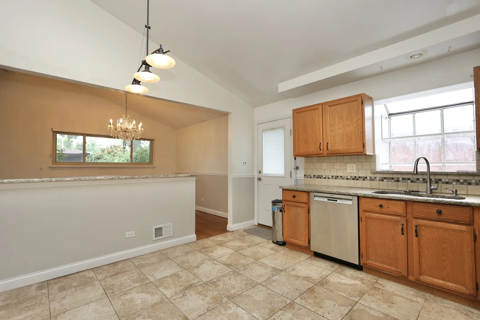 613 Leamington Ave, ,  60091, USA 60091-Wilmette-IL