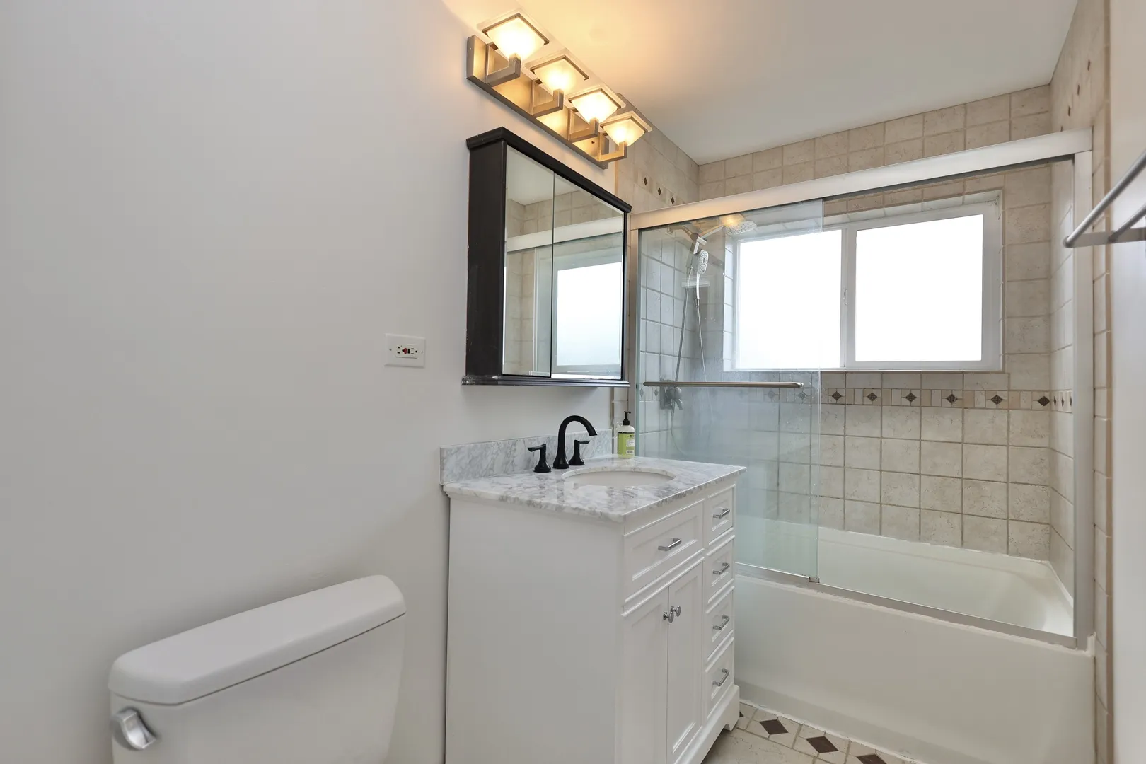 613 Leamington Ave, ,  60091, USA 60091-Wilmette-IL