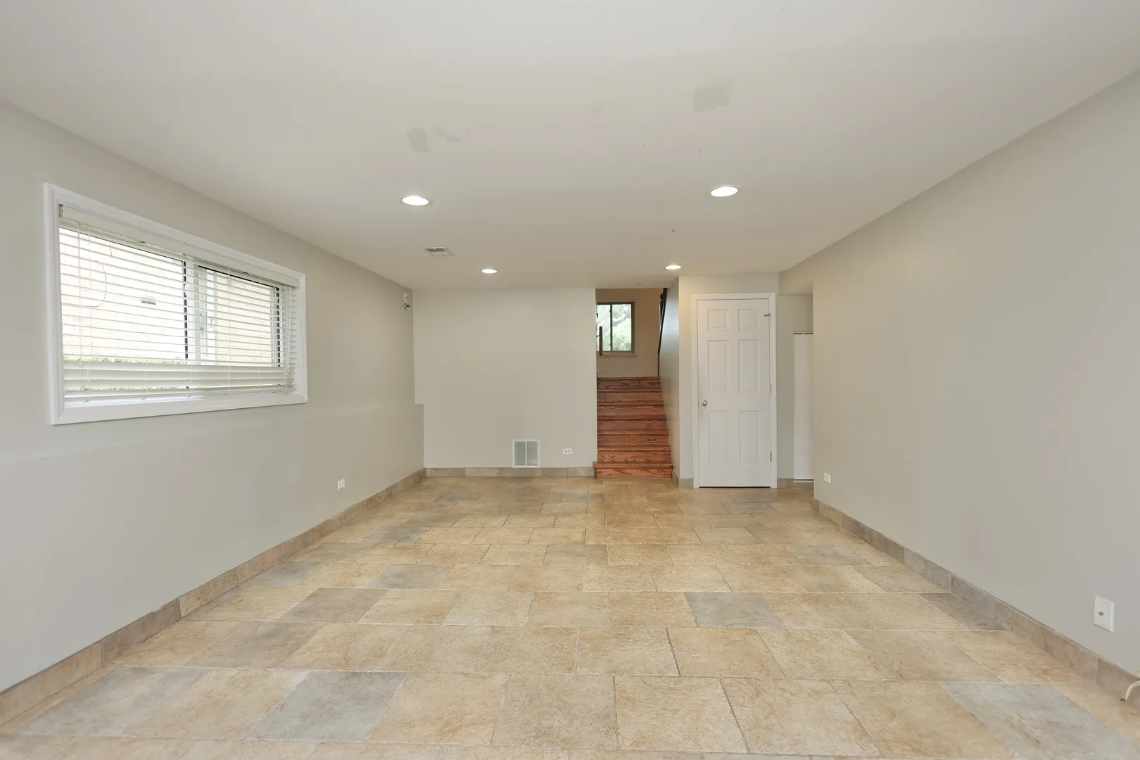 613 Leamington Ave, ,  60091, USA 60091-Wilmette-IL