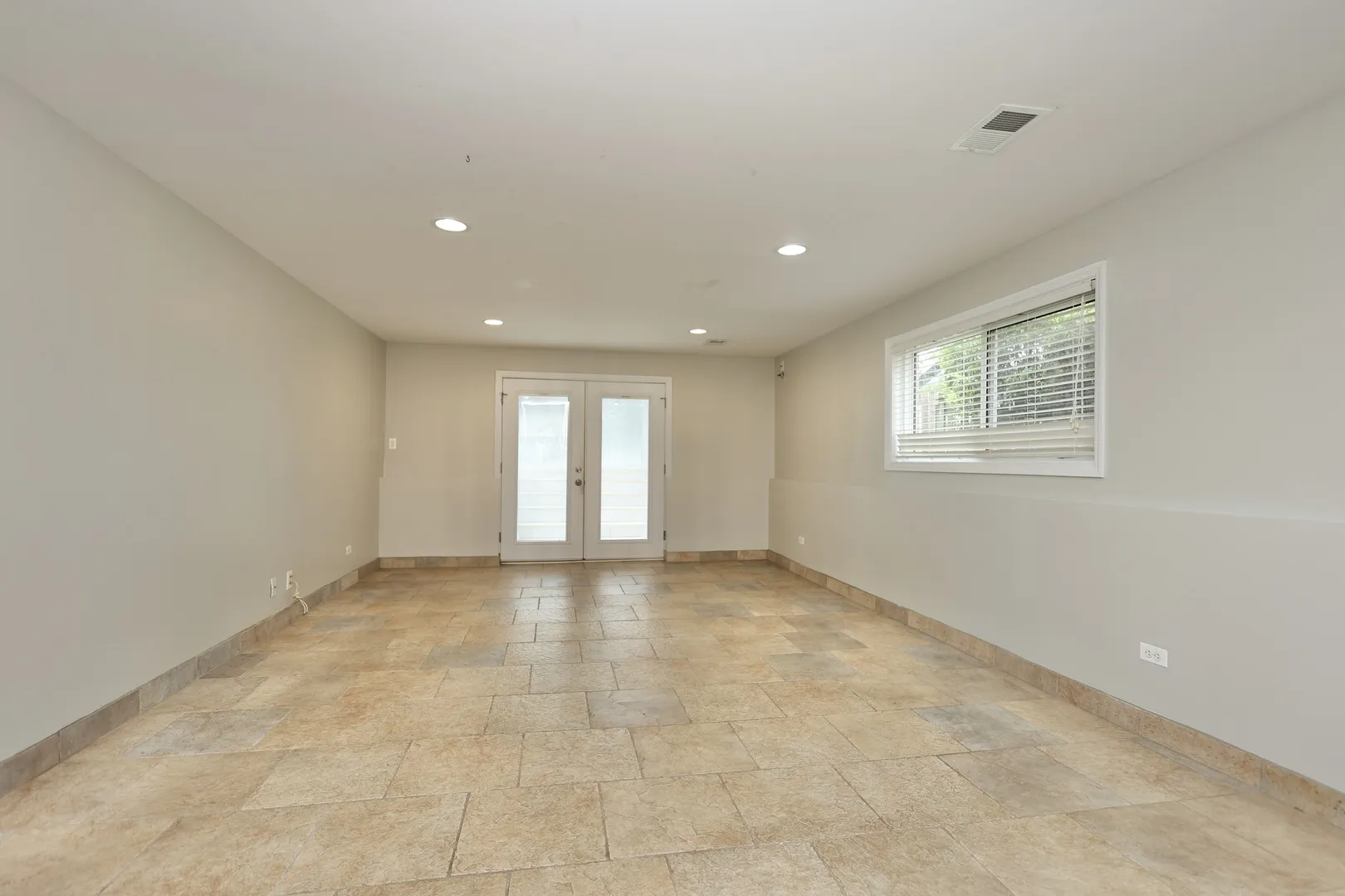 613 Leamington Ave, ,  60091, USA 60091-Wilmette-IL