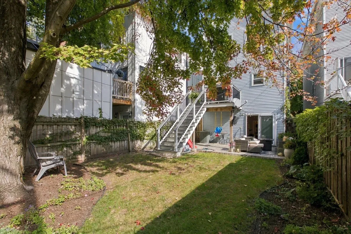 946 N Racine Ave, ,  60642, USA 60642-Chicago-IL