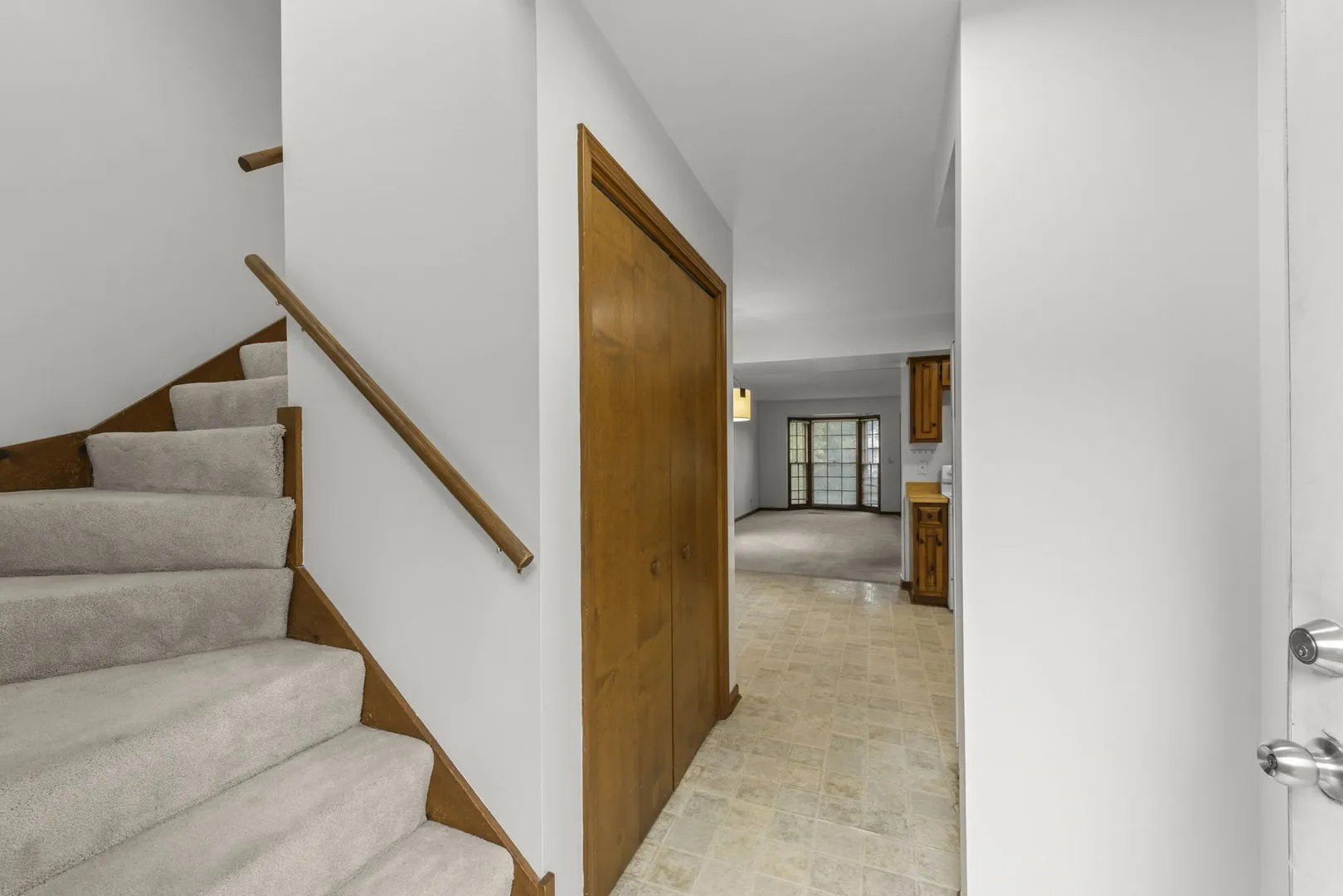 611 N Center St, ,  60563, USA 60563-Naperville-IL