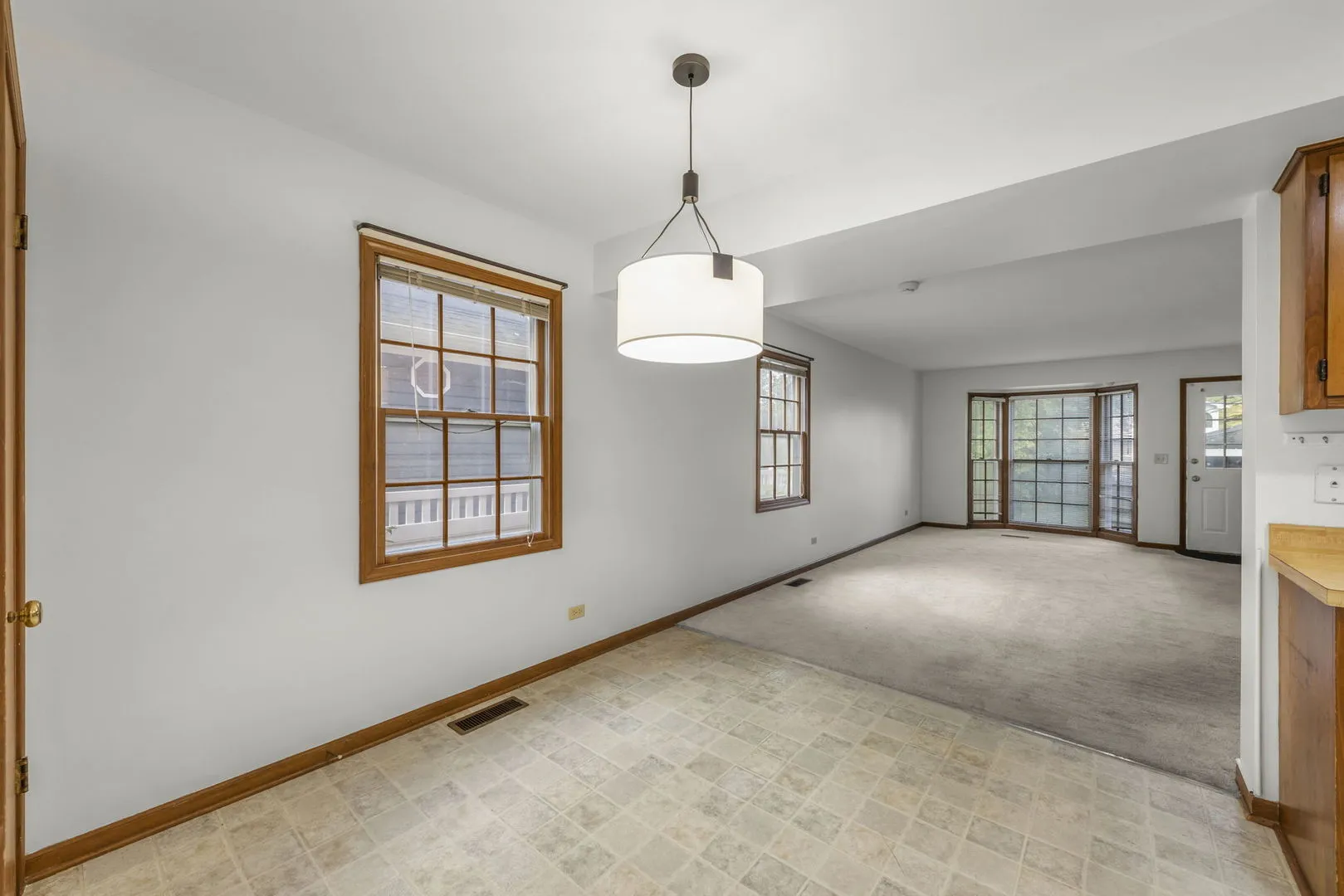 611 N Center St, ,  60563, USA 60563-Naperville-IL