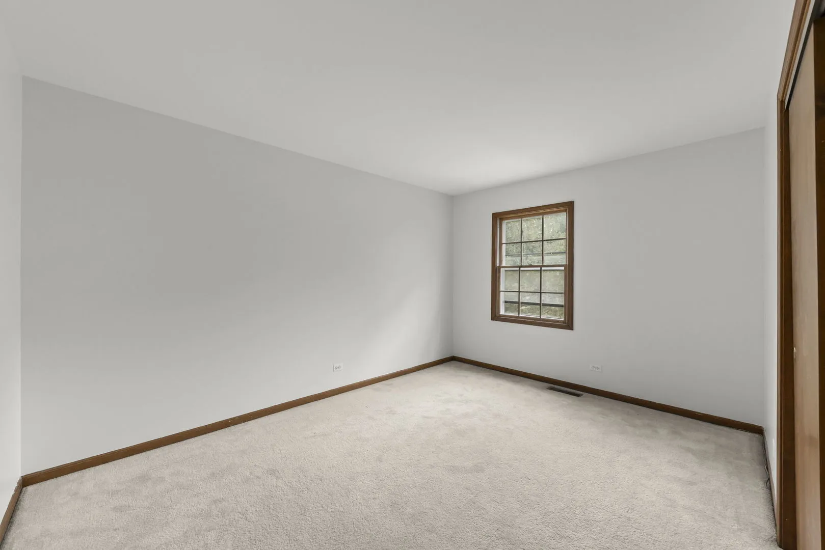 611 N Center St, ,  60563, USA 60563-Naperville-IL