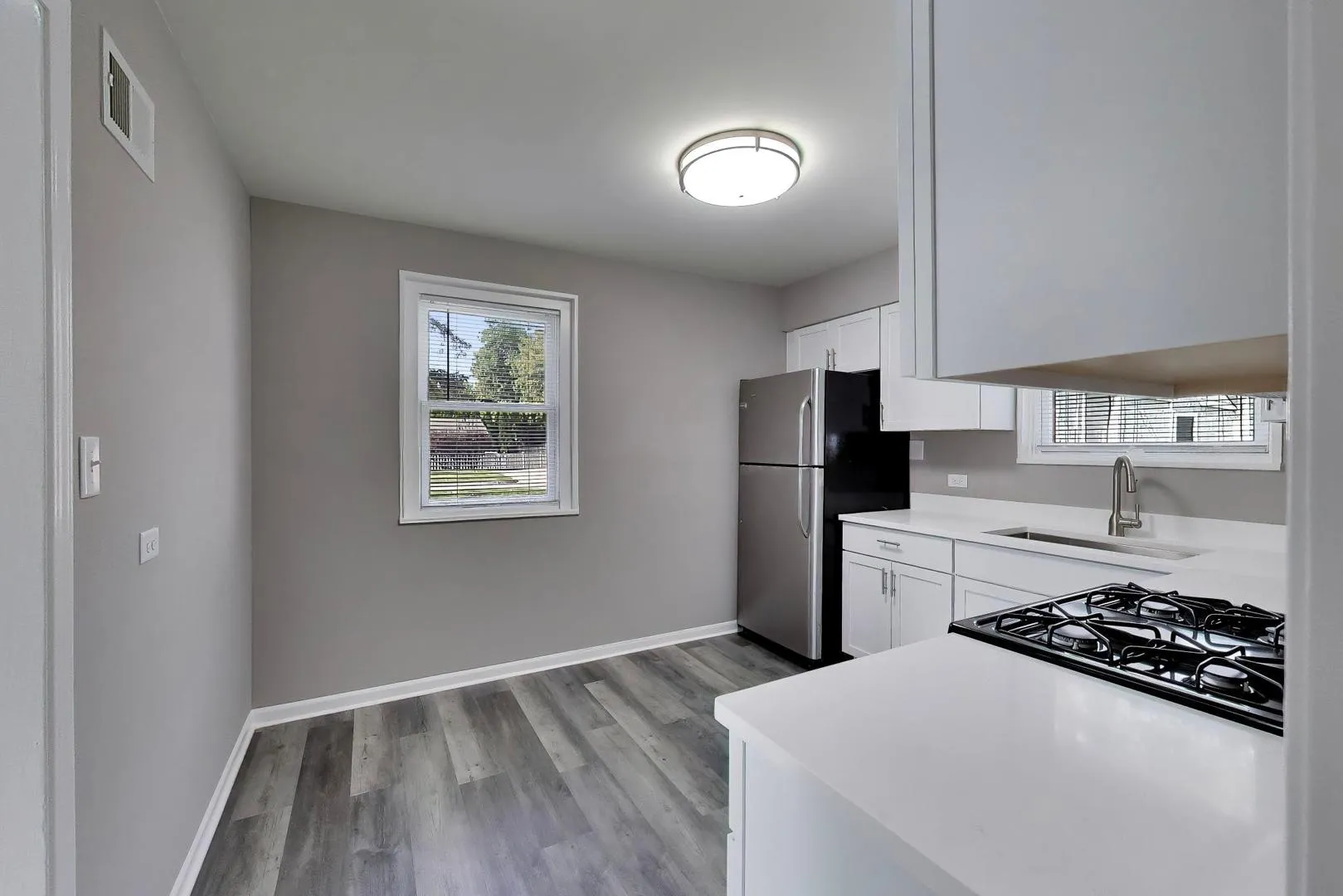 902 E Rockland Rd, , 60048, USA 60048-Libertyville-IL