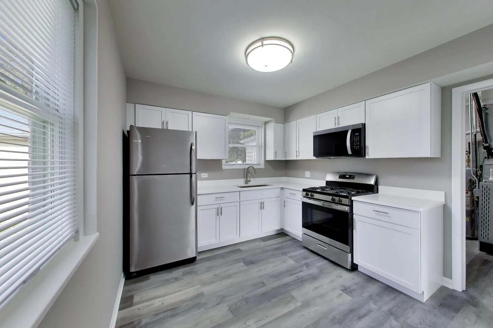 902 E Rockland Rd, , 60048, USA 60048-Libertyville-IL