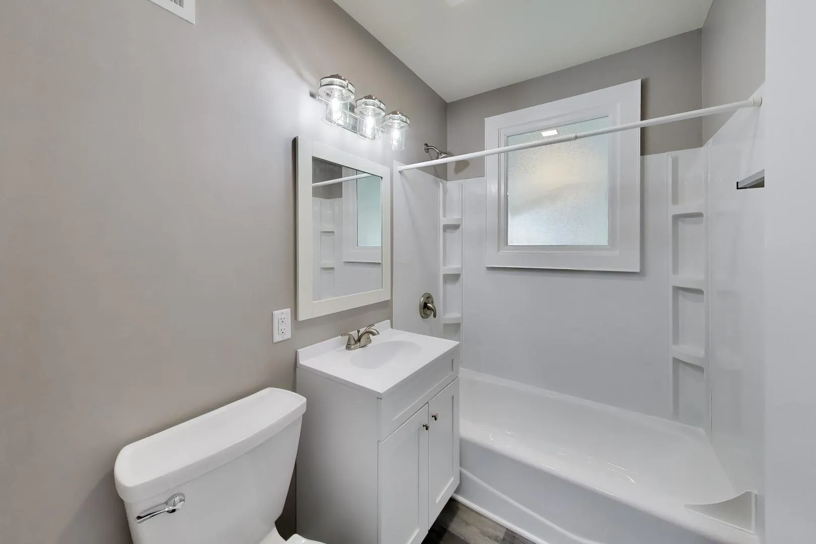 902 E Rockland Rd, , 60048, USA 60048-Libertyville-IL