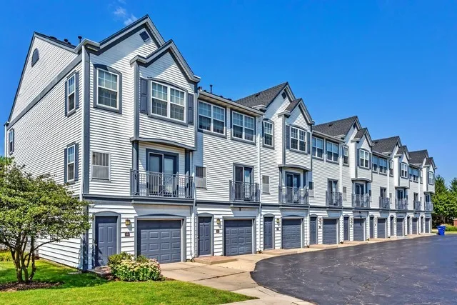 38 Rossini Ct, ,  60189, USA 60189-unit#38-Wheaton-IL