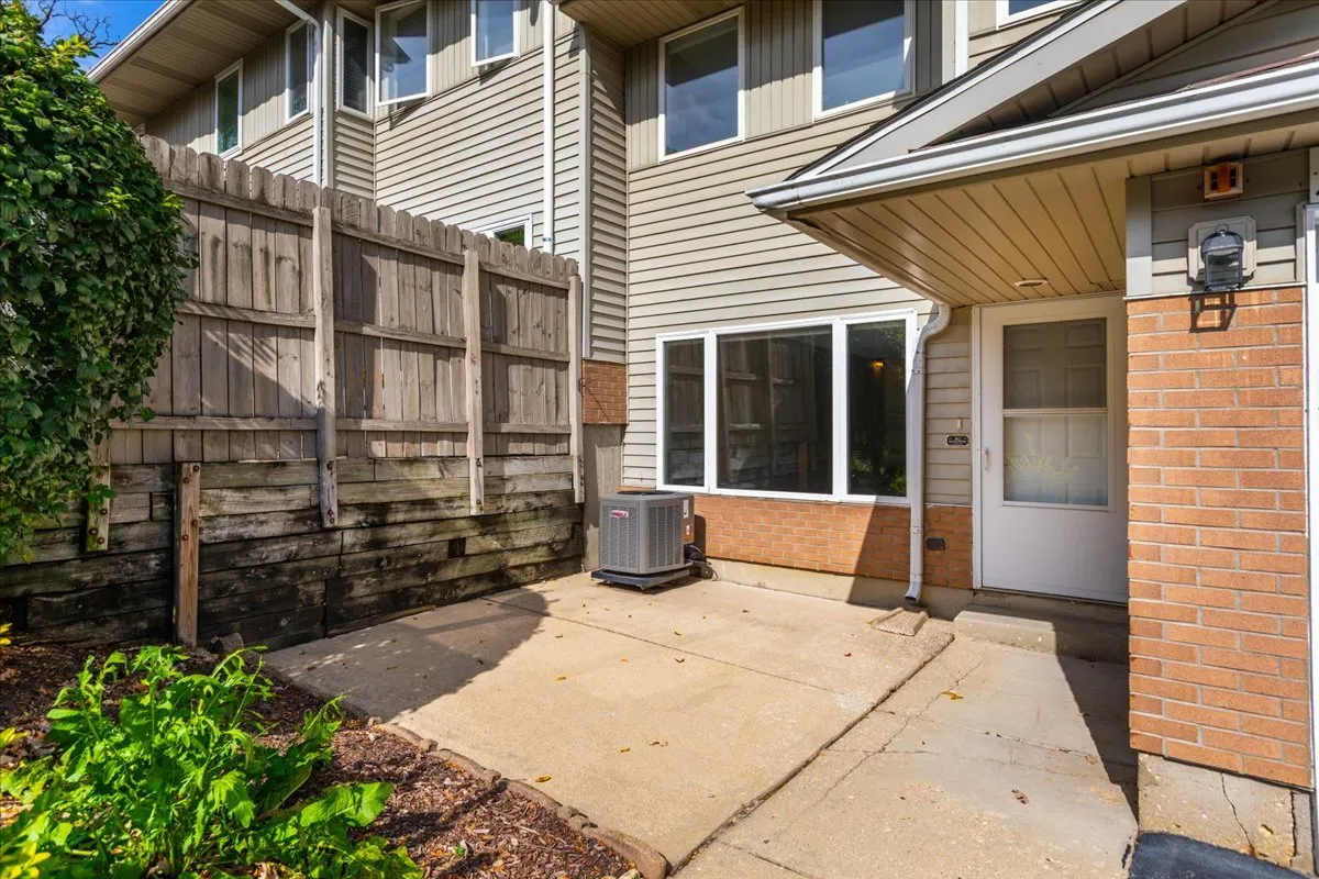 473 River Bend Rd, ,  60540, USA 60540-unit#115-Naperville-IL