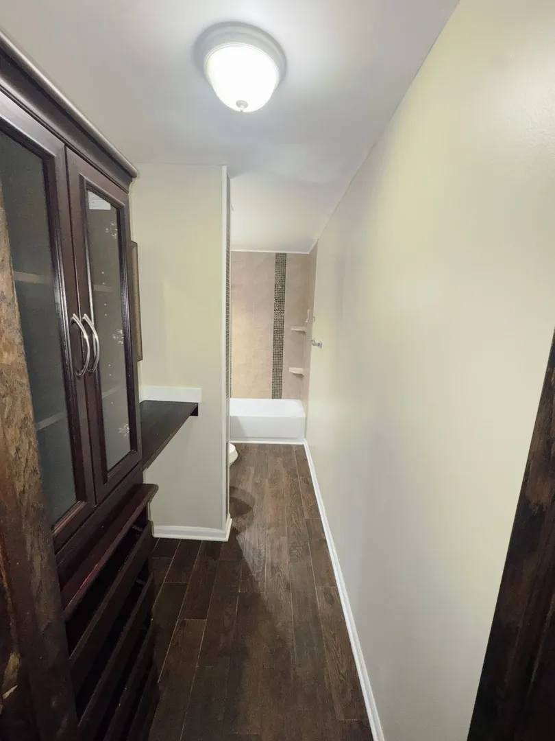 8970 N Parkside Ave, ,  60016, USA 60016-unit#304-Des Plaines-IL