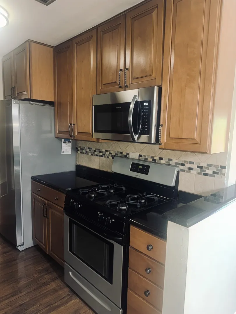 8970 N Parkside Ave, ,  60016, USA 60016-unit#304-Des Plaines-IL