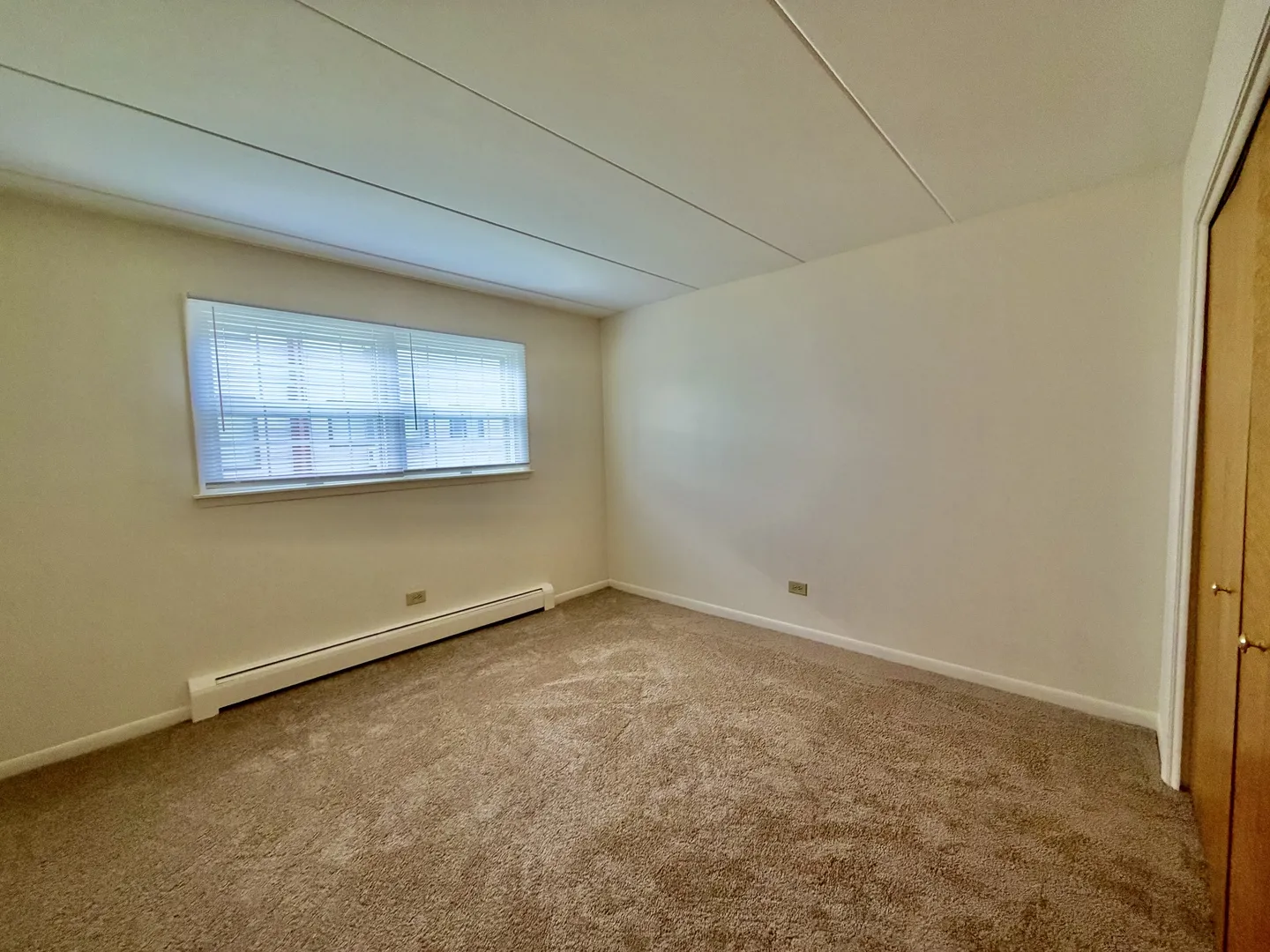 130 Douglas Ave, , 60540, USA 60540-unit#4-Naperville-IL