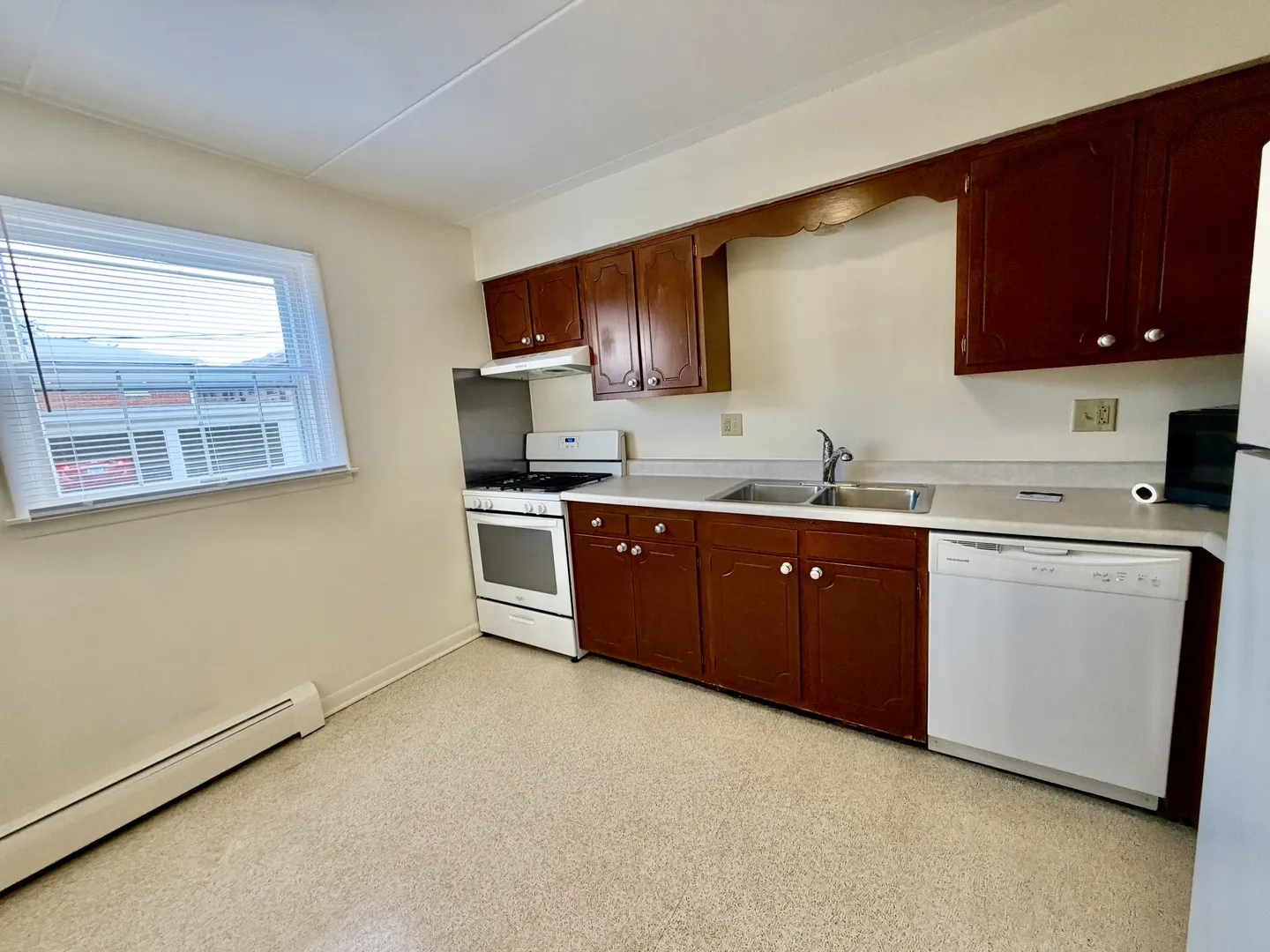 130 Douglas Ave, , 60540, USA 60540-unit#4-Naperville-IL