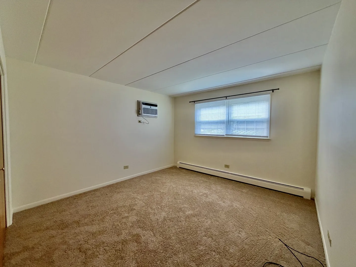 130 Douglas Ave, , 60540, USA 60540-unit#4-Naperville-IL