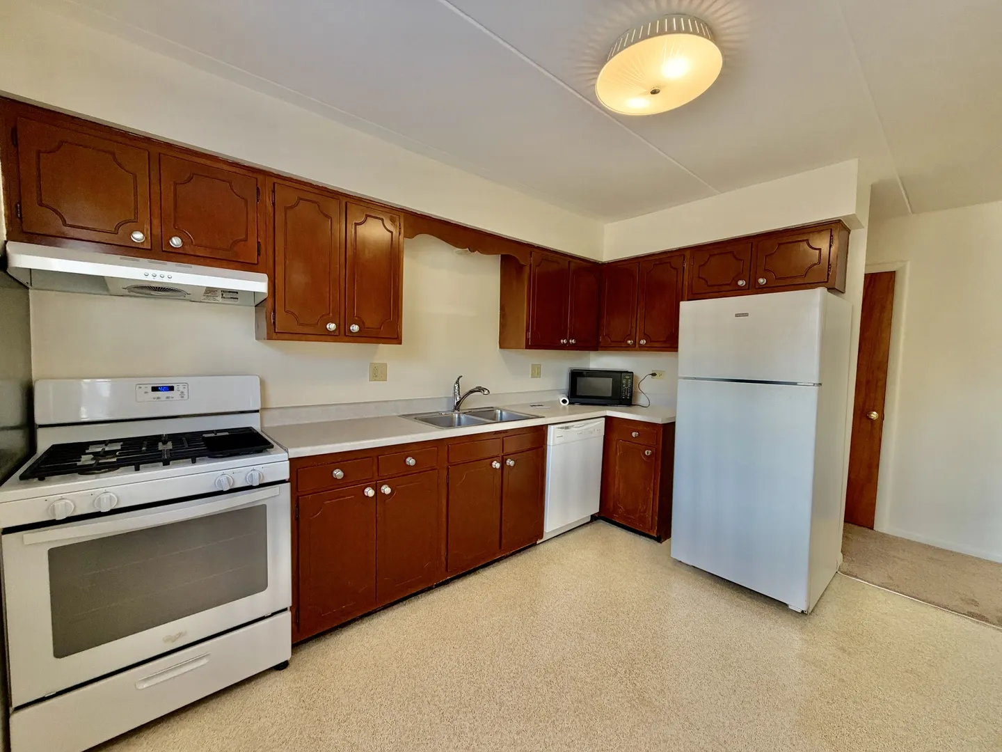 130 Douglas Ave, , 60540, USA 60540-unit#4-Naperville-IL