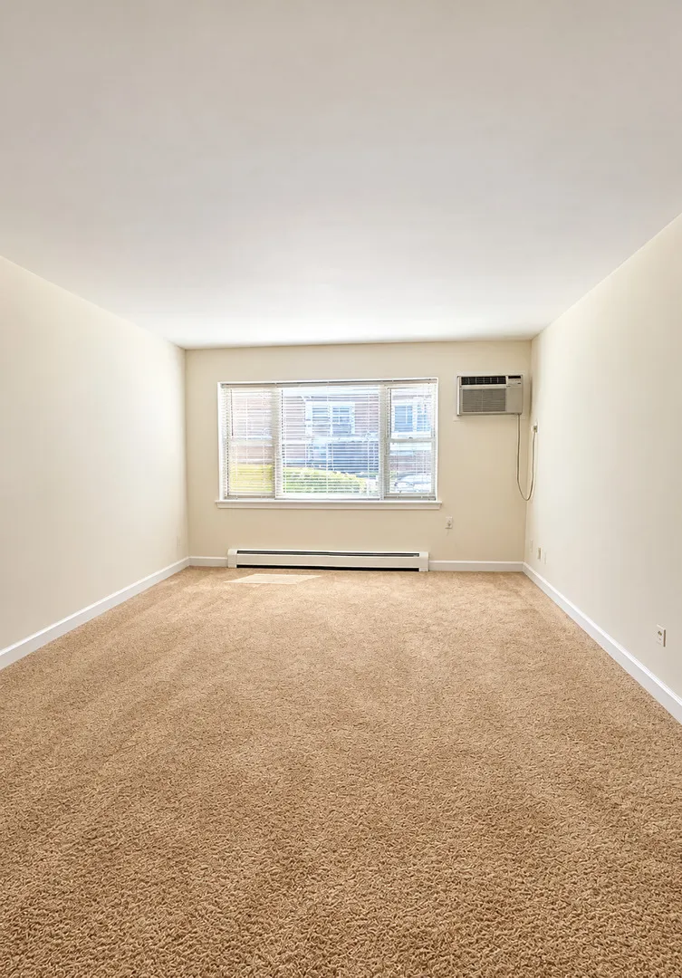 1039 College Ave, ,  60187, USA 60187-unit#3W-Wheaton-IL