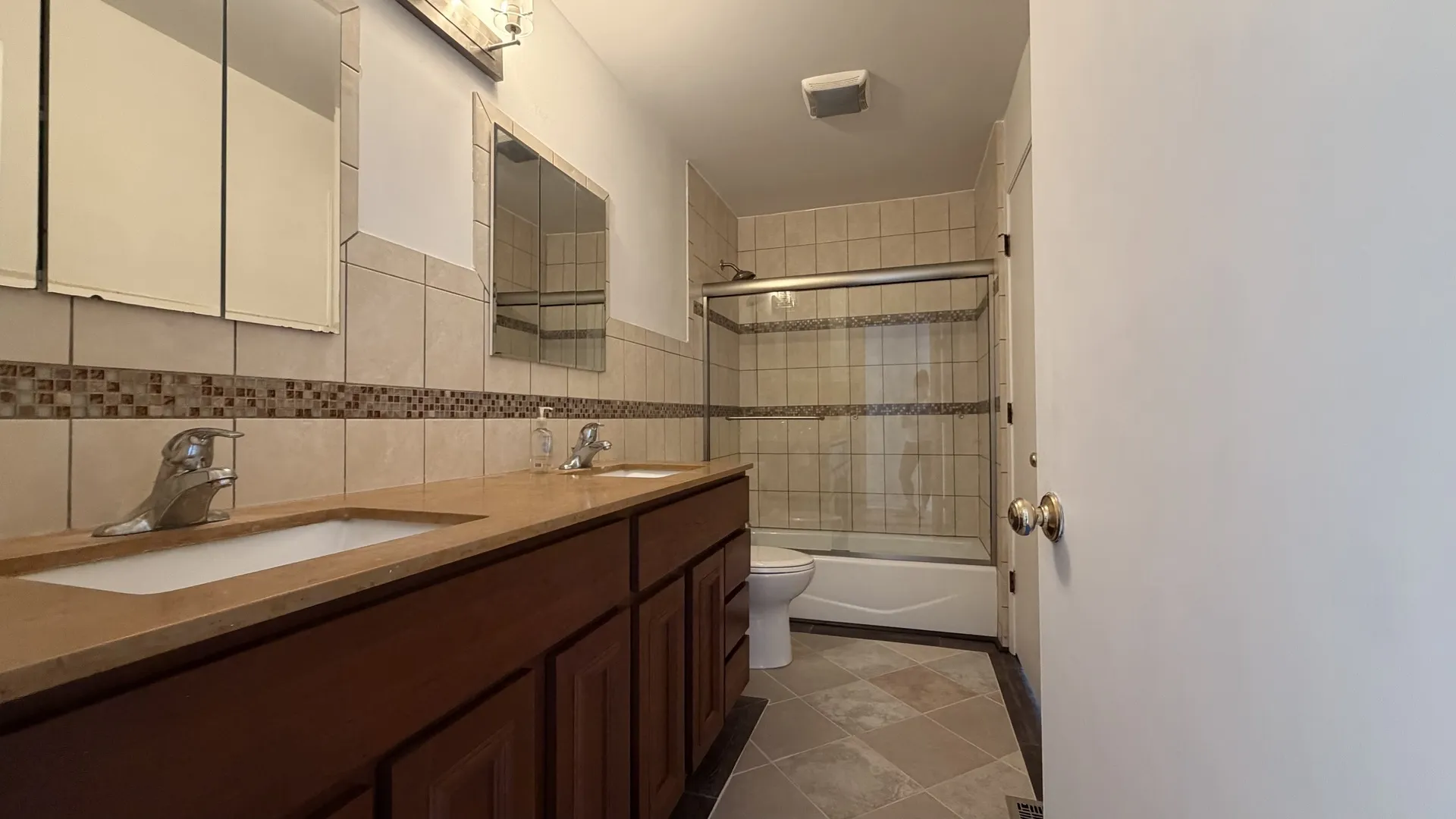 23689 N Midlothian Rd, ,  60047, USA 60047-Lake Zurich-IL