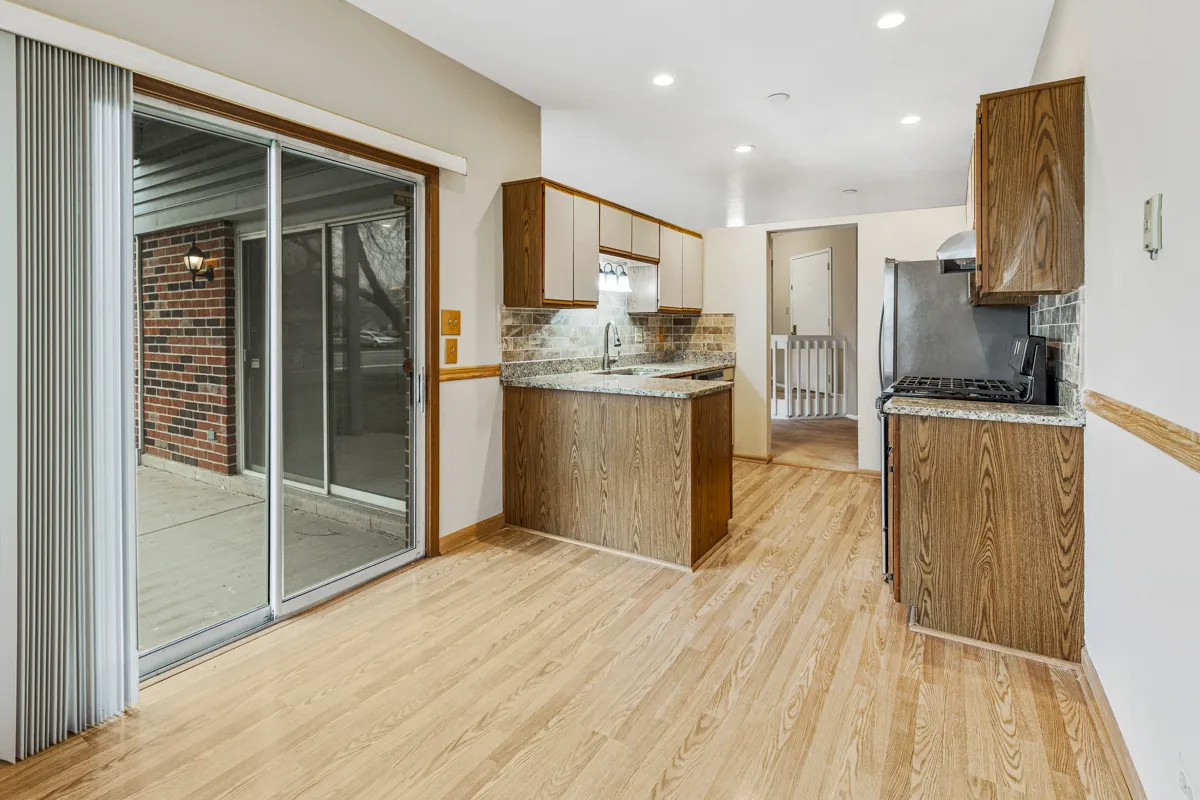 1665 Commodore Ct, , 60193, USA 60193-unit#7-Schaumburg-IL