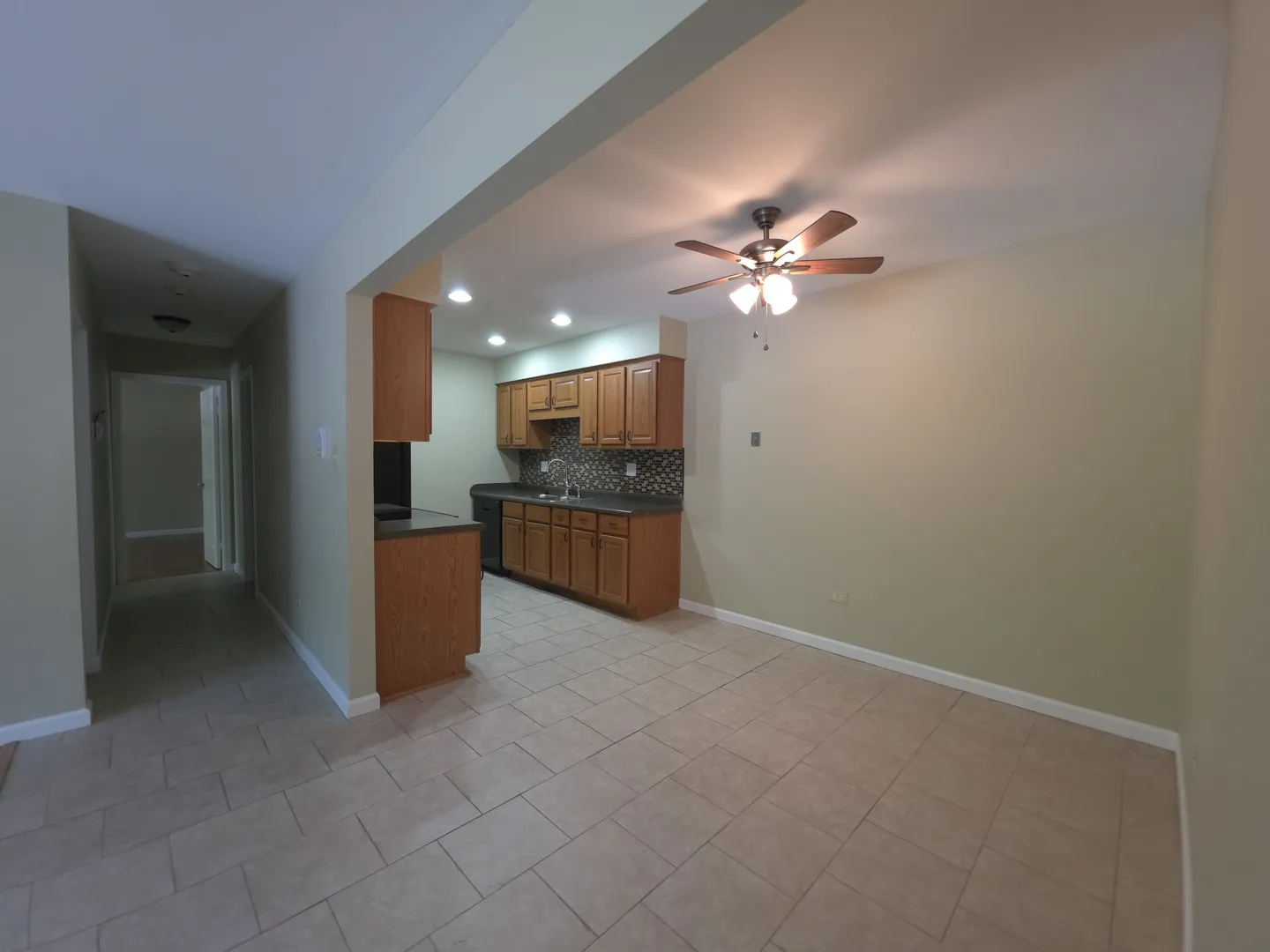 1667 Kiowa Cir, , 60565, USA 60540-unit#203-Naperville-IL