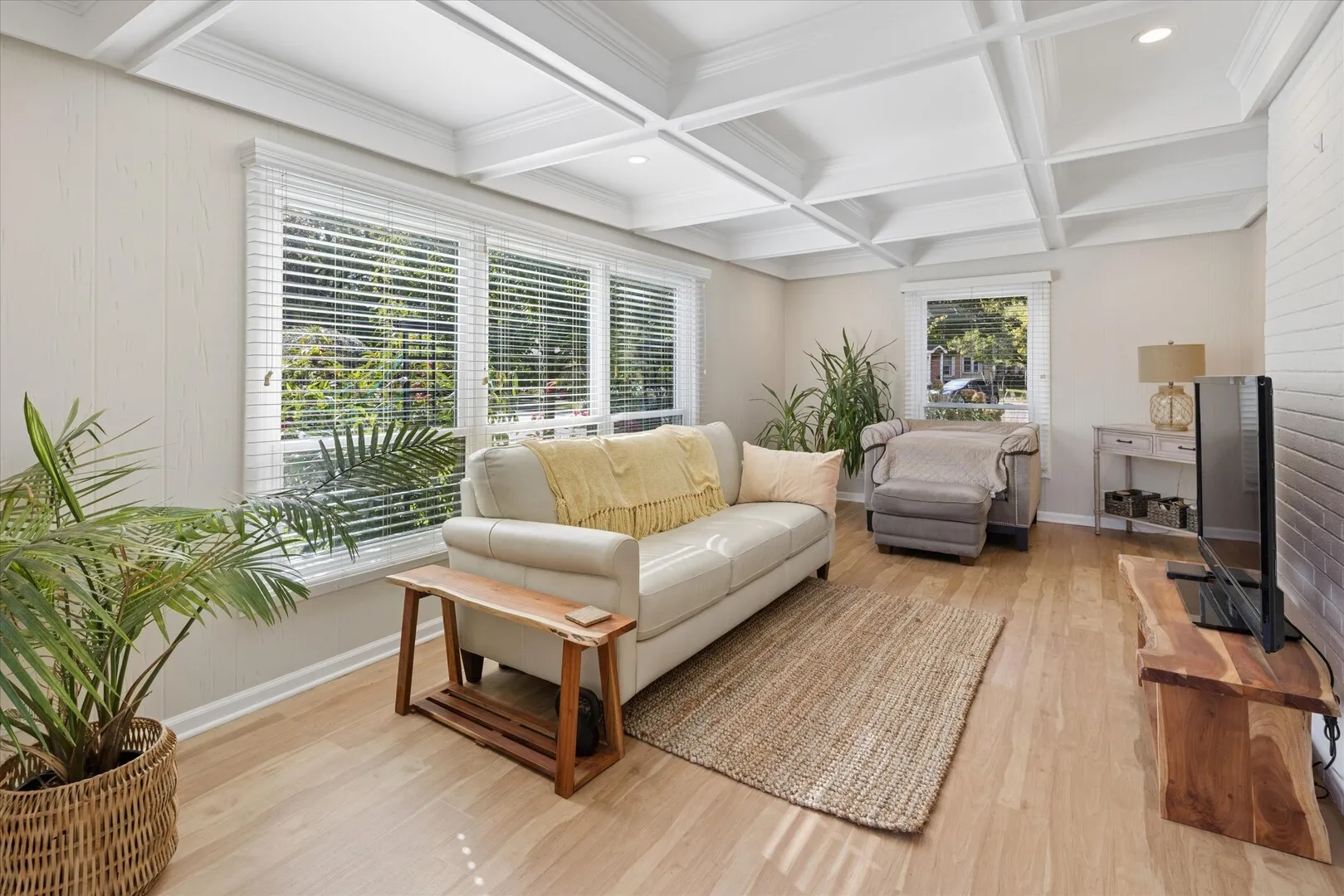5825 N Caldwell Ave, ,  60646, USA 60646-Chicago-IL
