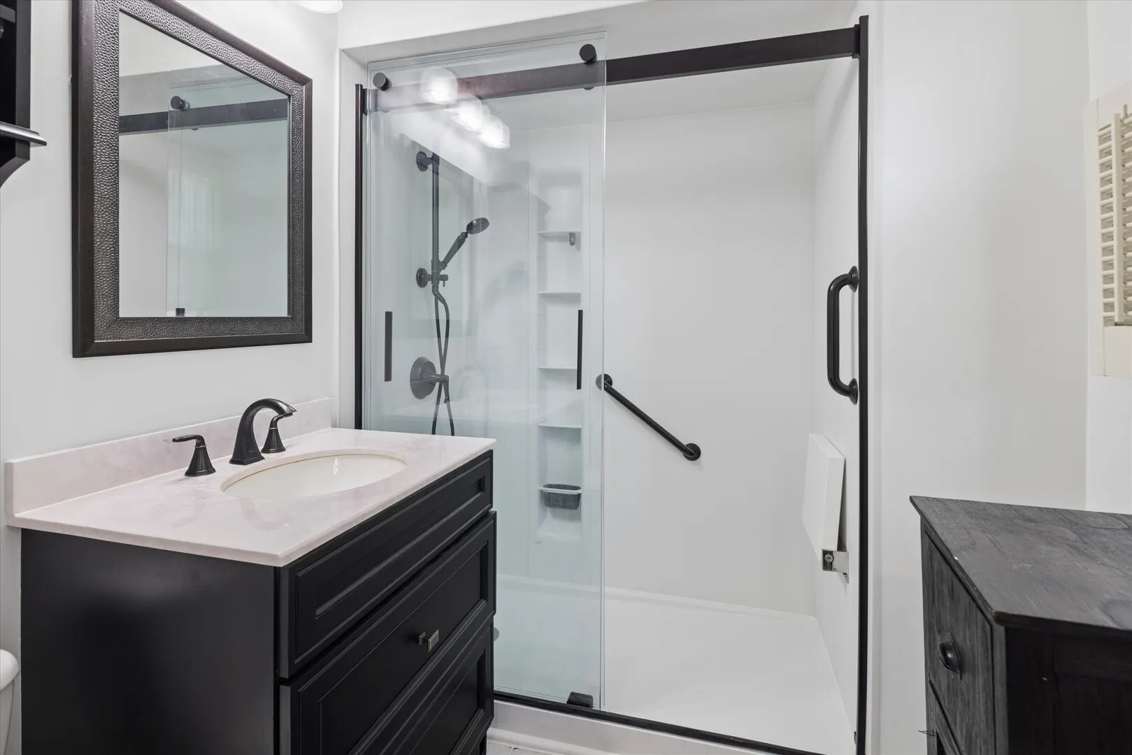 5825 N Caldwell Ave, ,  60646, USA 60646-Chicago-IL