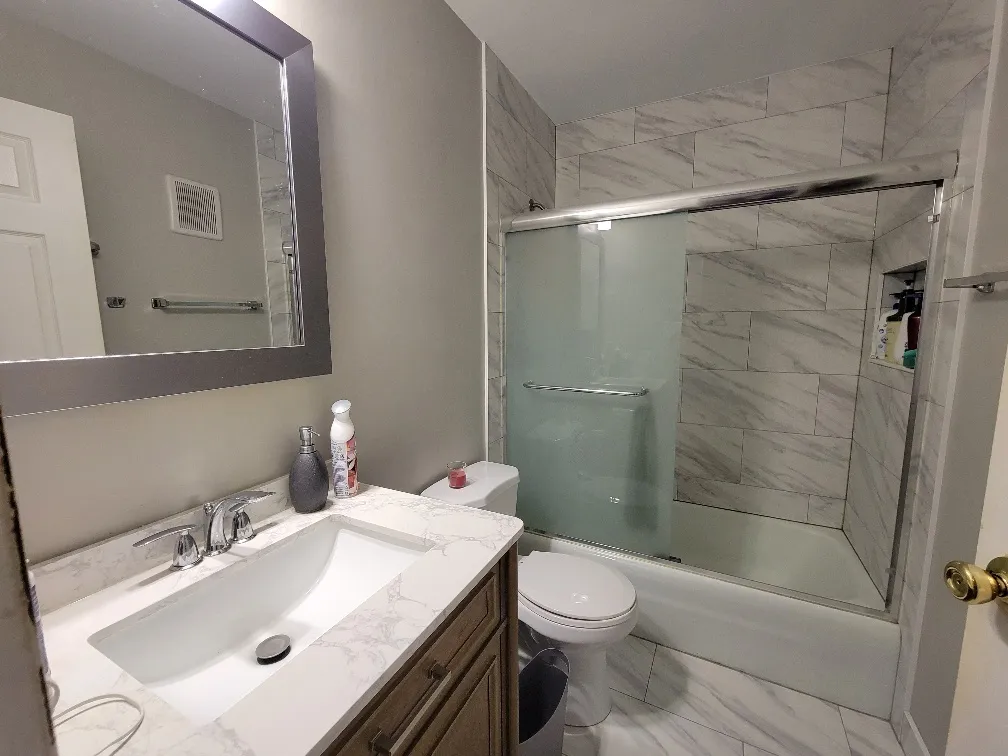 9356 Bay Colony Dr, , 60016, USA 60016-unit#2N-Des Plaines-IL