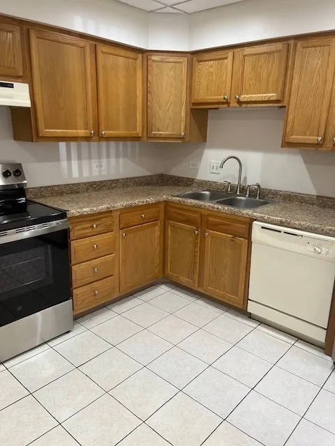 9118 Elmwood Dr, , 60714, USA 60714-unit#1B-Niles-IL