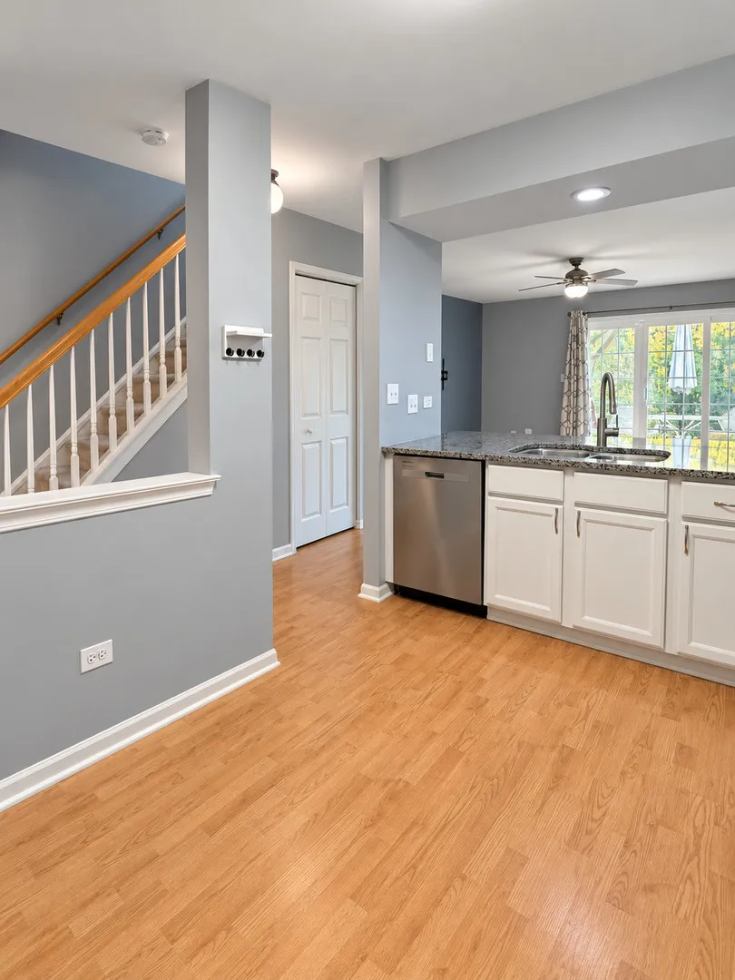 1827 Grove Ave, ,  60193, USA 60193-Schaumburg-IL