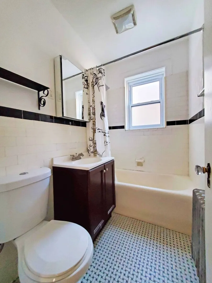8922 Blvd, , 60077, USA 60077-unit#1-Skokie-IL