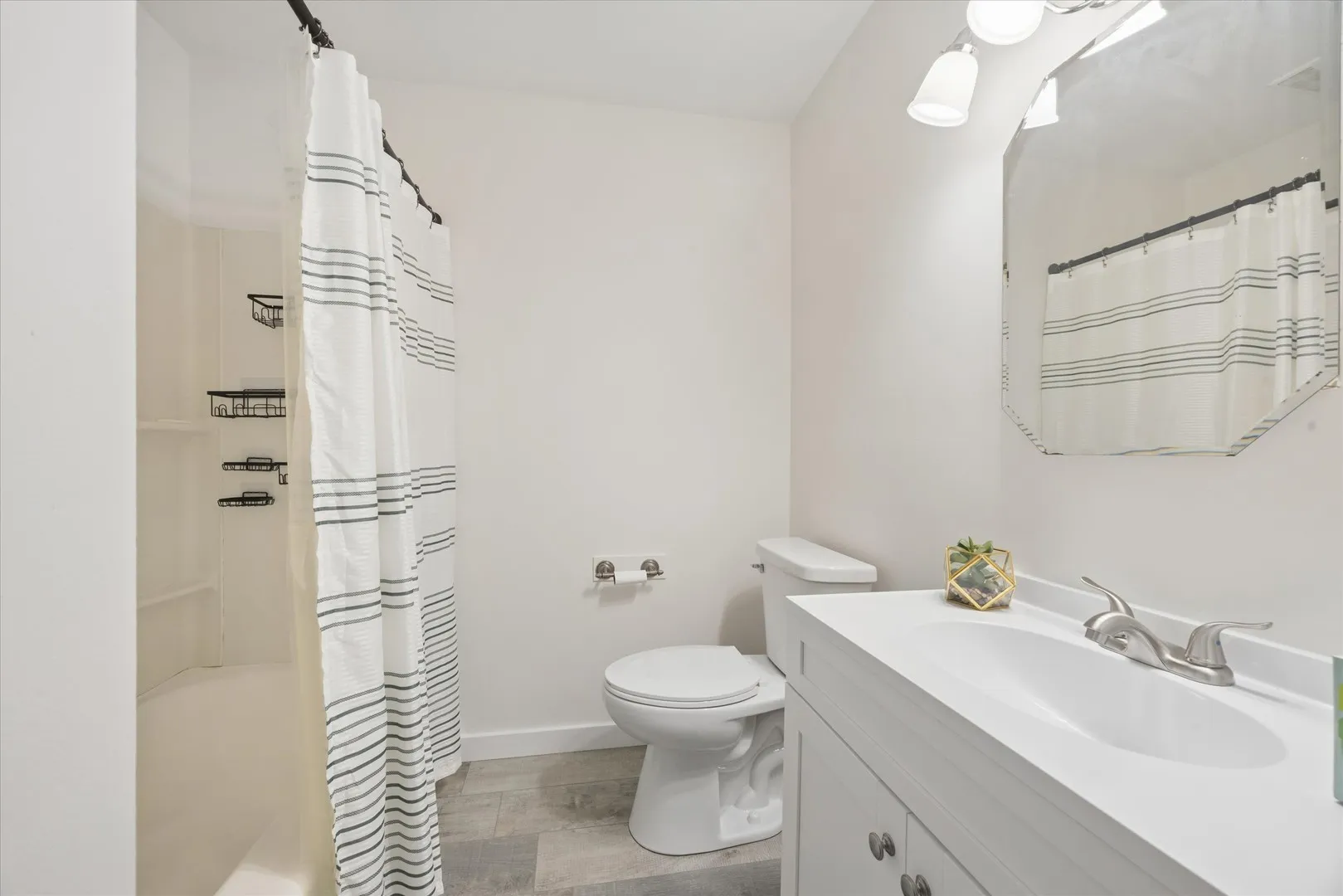 1902 E Indiana St, , 60187, USA 60187-Wheaton-IL