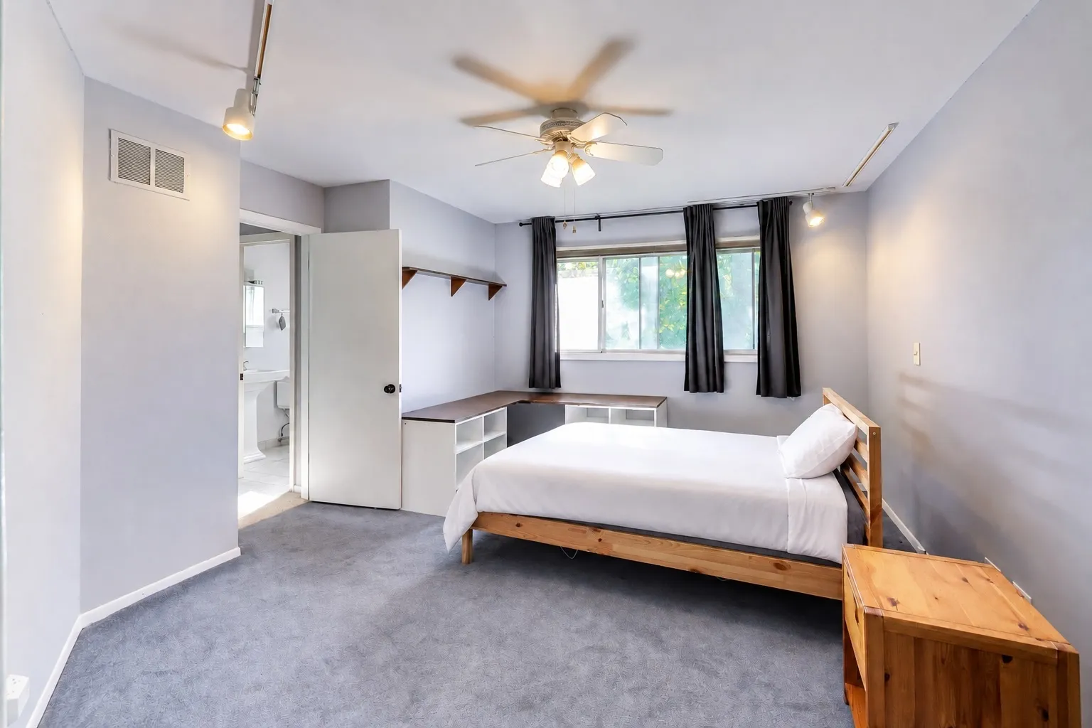 31 Mulberry E Rd, ,  60015, USA 60015-Deerfield-IL