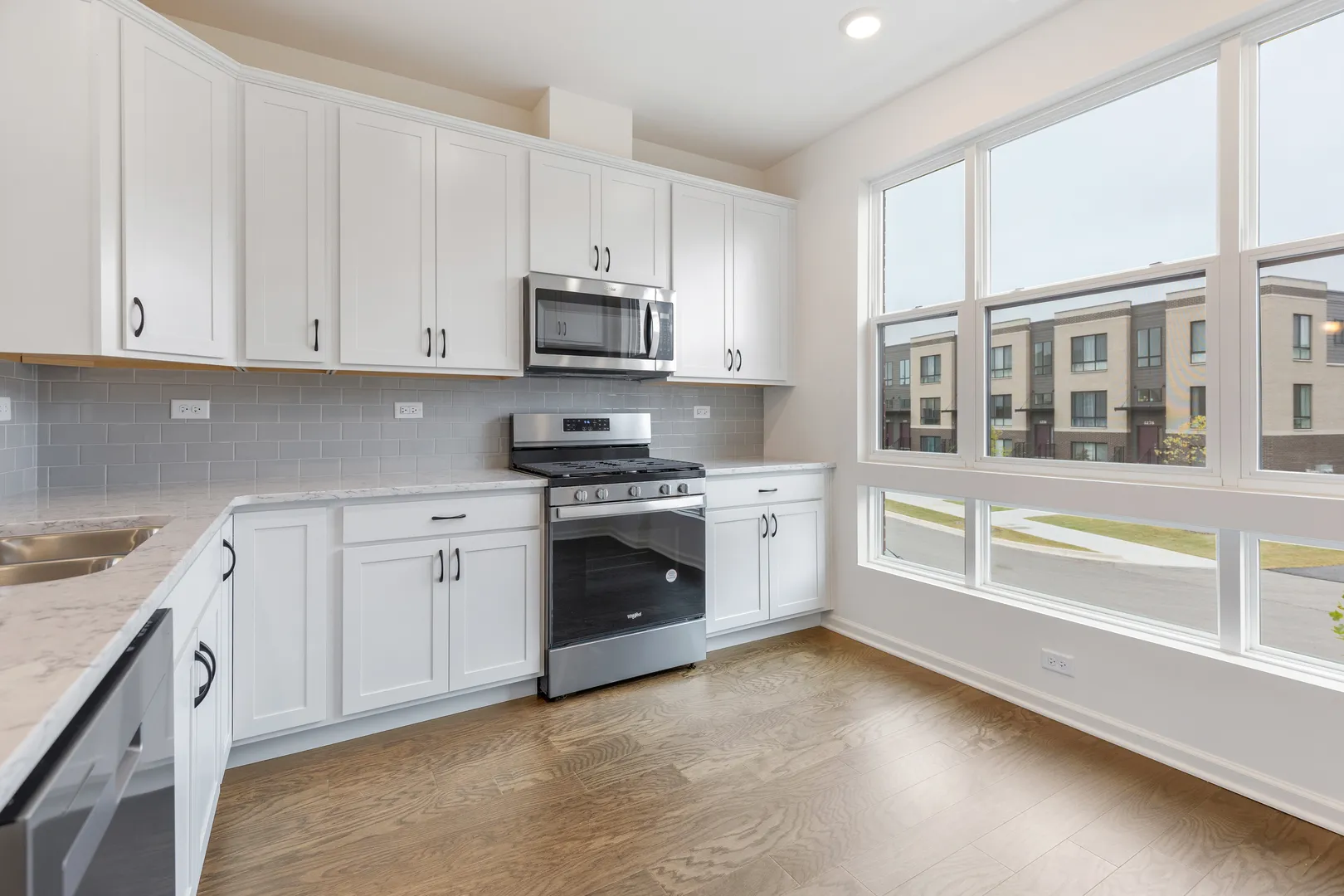 1283 Lakepointe Dr, ,  60173, USA 60173-Schaumburg-IL