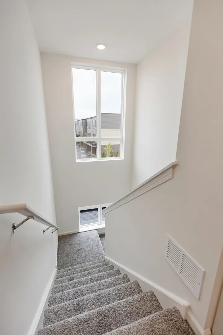 1283 Lakepointe Dr, ,  60173, USA 60173-Schaumburg-IL