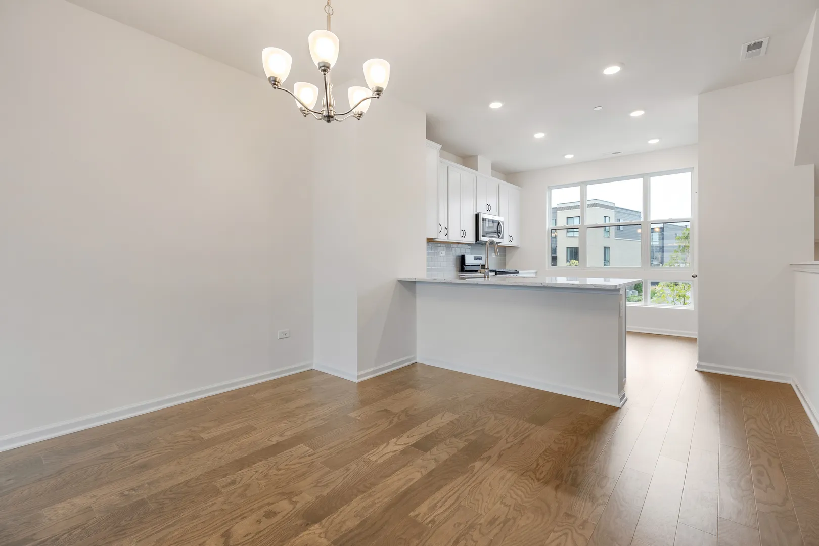 1283 Lakepointe Dr, ,  60173, USA 60173-Schaumburg-IL