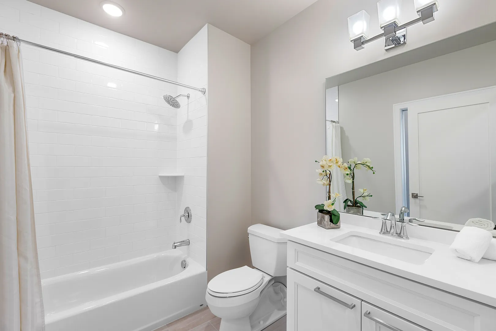 880 Lee St, , 60016, USA 60016-unit#207-Des Plaines-IL