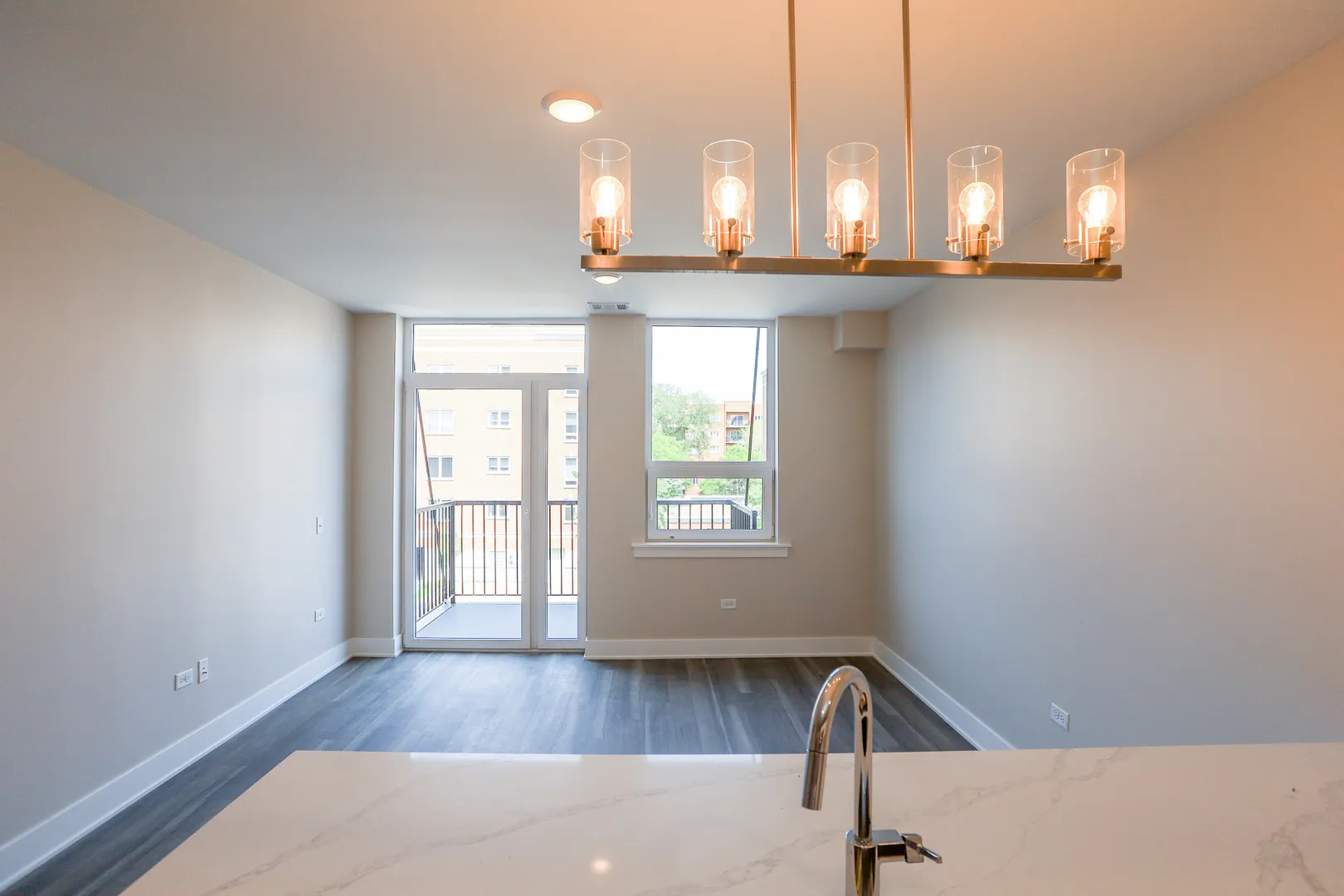 880 Lee St, ,  60016, USA 60016-unit#210-Des Plaines-IL