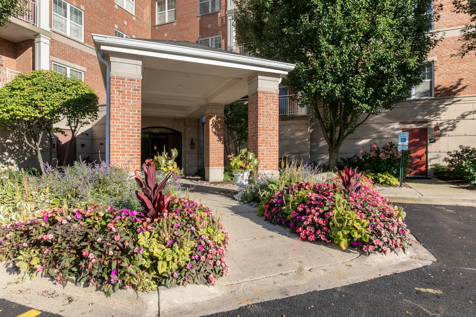 101 Pointe Dr, ,  60062, USA 60062-unit#109-Northbrook-IL