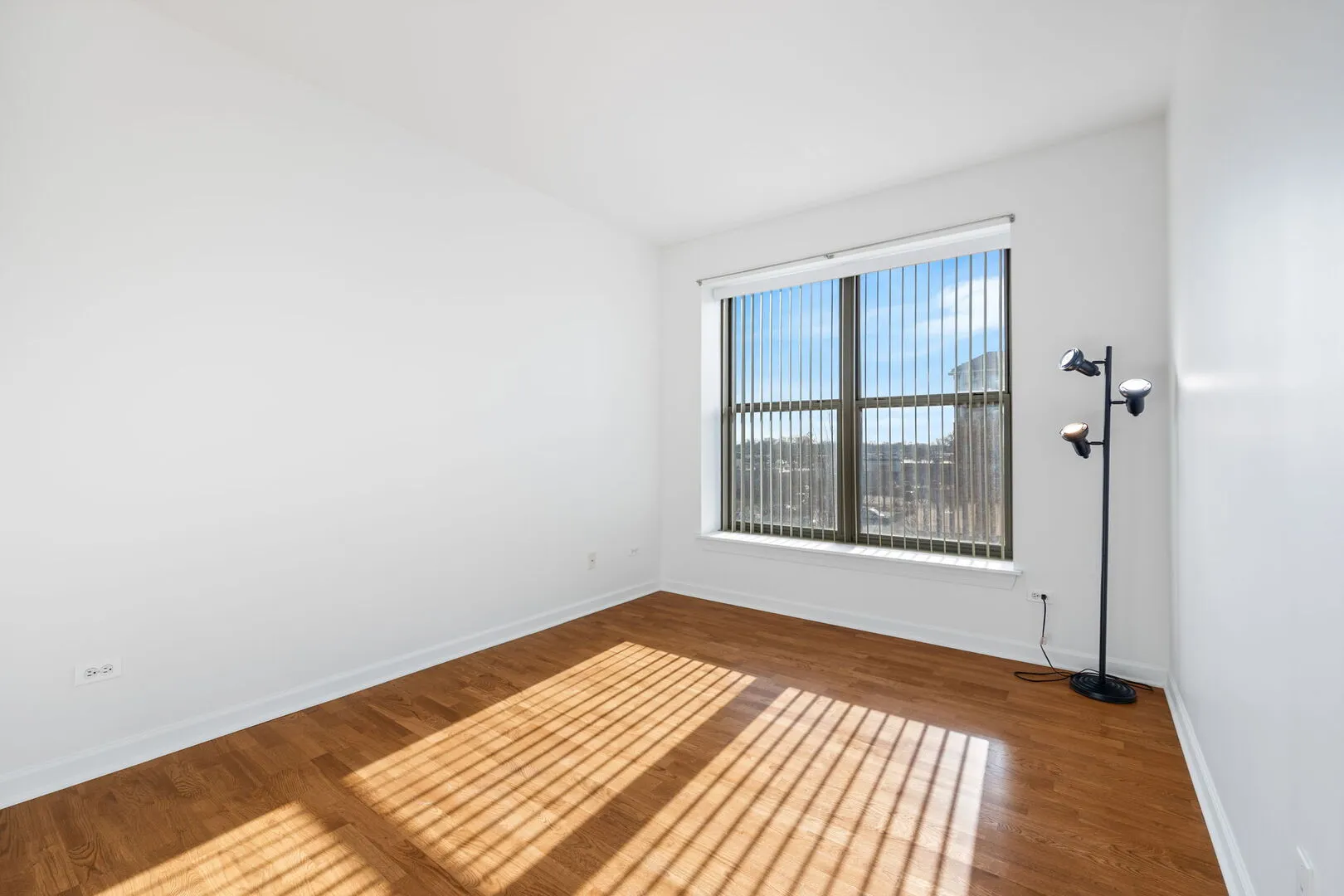 9360  Blvd, ,  60077, USA 60077-unit#418-Skokie-IL