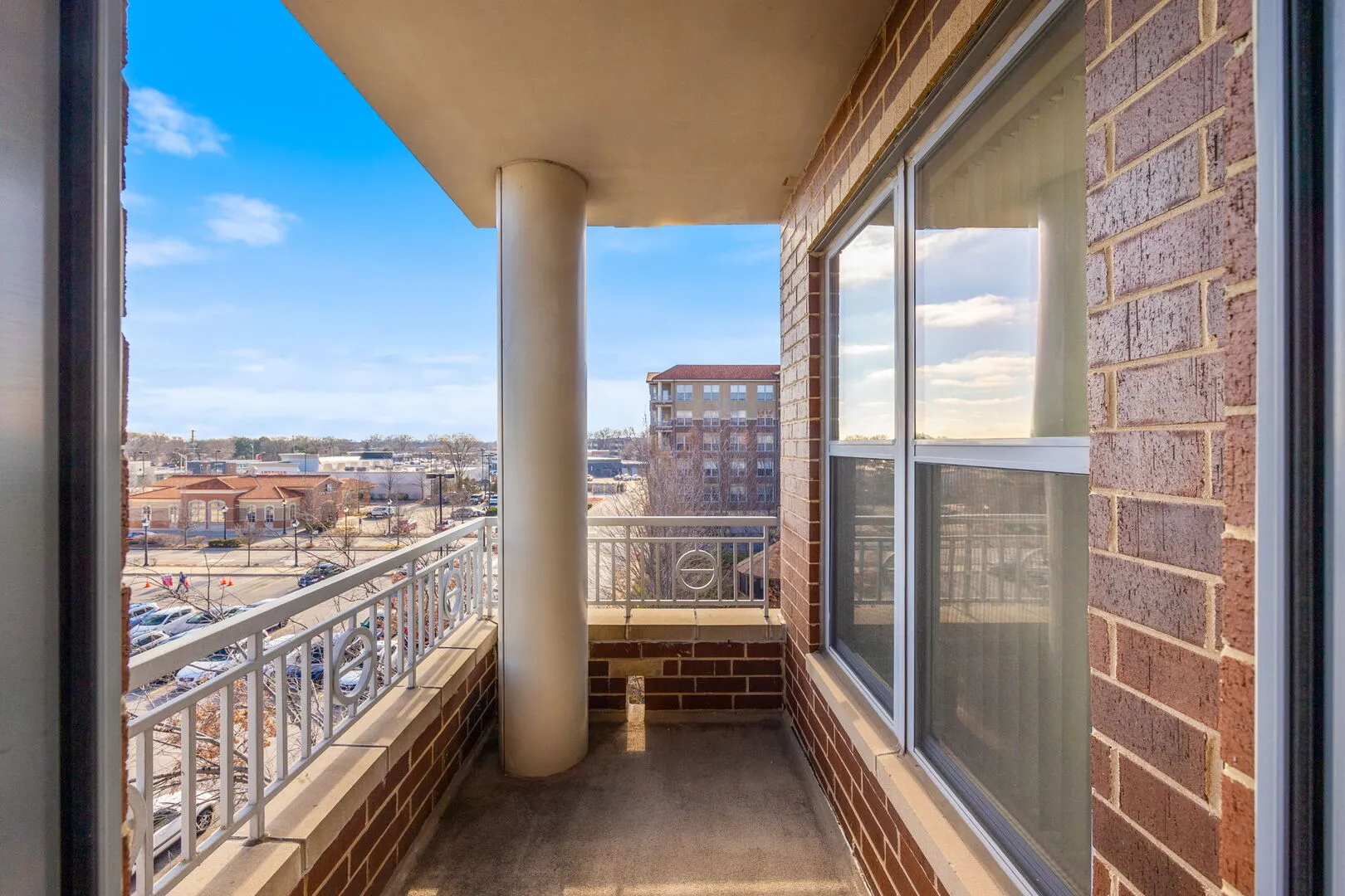 9360  Blvd, ,  60077, USA 60077-unit#418-Skokie-IL