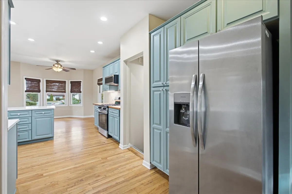 255 N Happ Rd, , 60093, USA 60093-Northfield-IL
