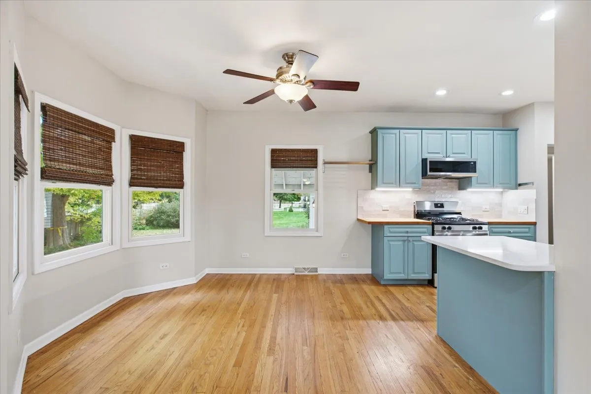 255 N Happ Rd, , 60093, USA 60093-Northfield-IL