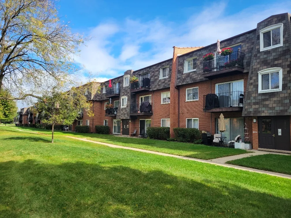 9356 Bay Colony Dr, ,  60016, USA 60016-unit#2N-Des Plaines-IL