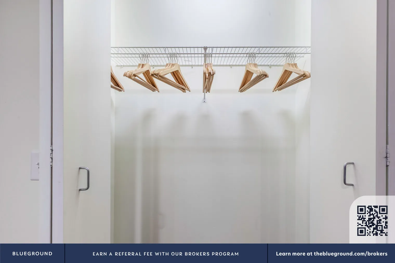 210 N Wells St, ,  60601, USA 60606-unit#CHI-211-Chicago-IL