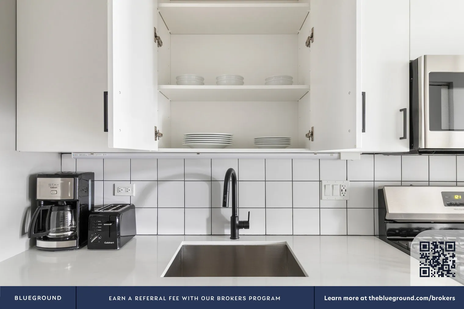 61 W Erie St, ,  60654, USA 60654-unit#CHI-1401-Chicago-IL
