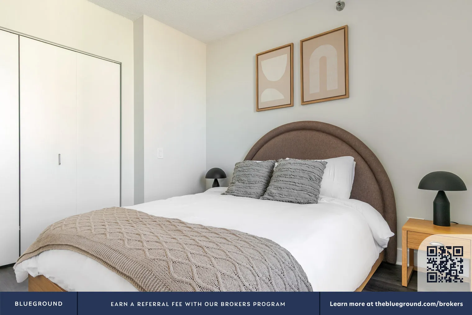 Left Bank, 300 N Canal St, ,  60606, USA 60606-unit#CHI-1430-Chicago-IL