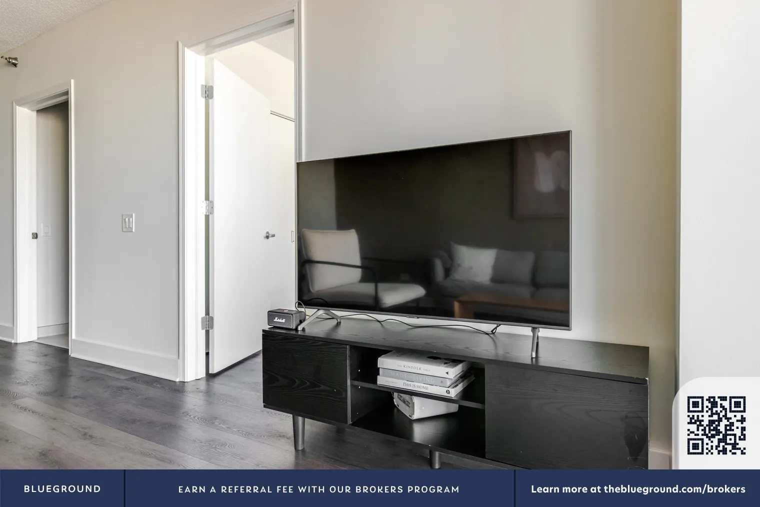 Left Bank, 300 N Canal St, ,  60606, USA 60606-unit#CHI-1430-Chicago-IL