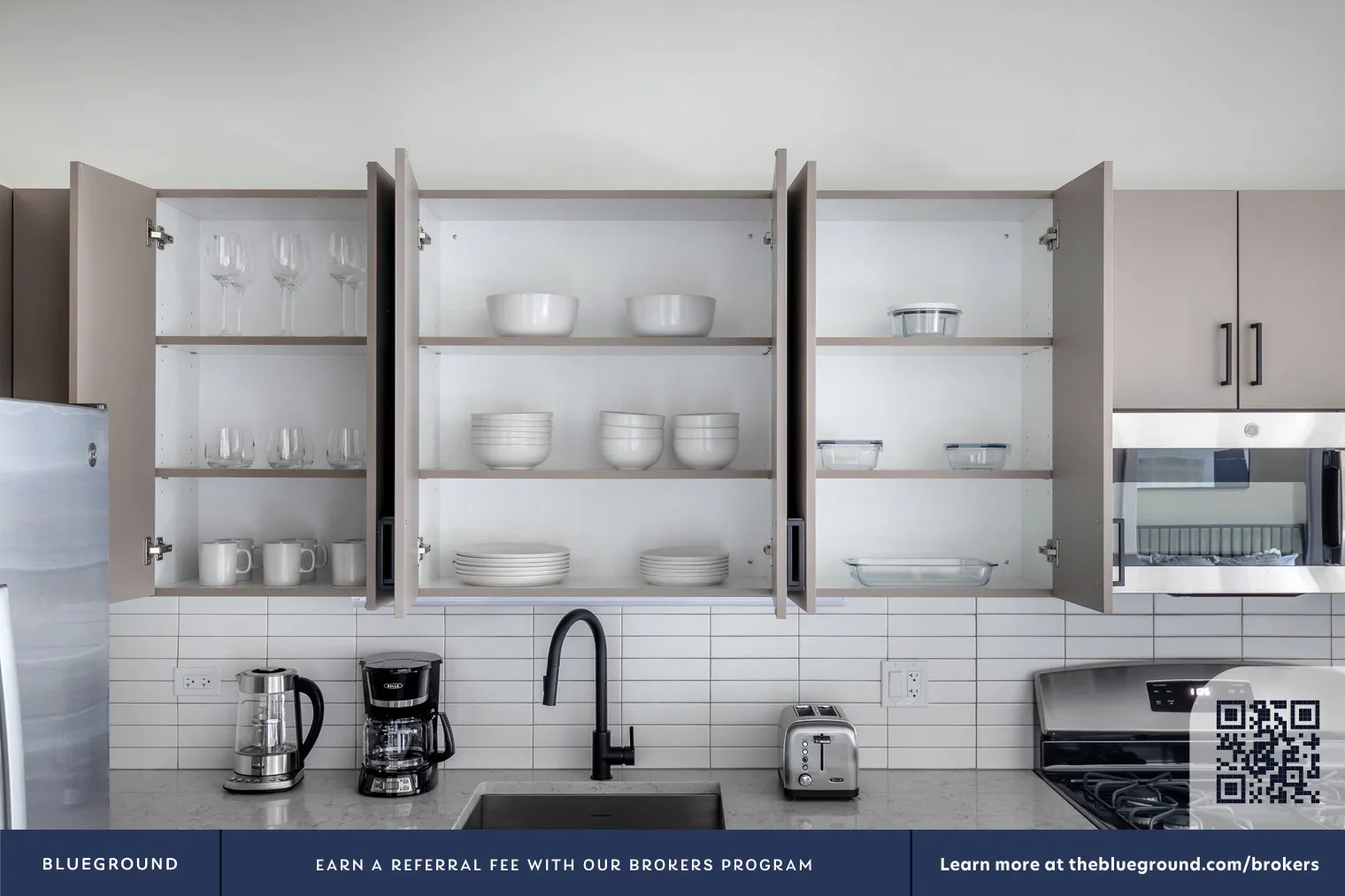 411 W  Ave, ,  60654, USA 60610-unit#CHI-1033-Chicago-IL