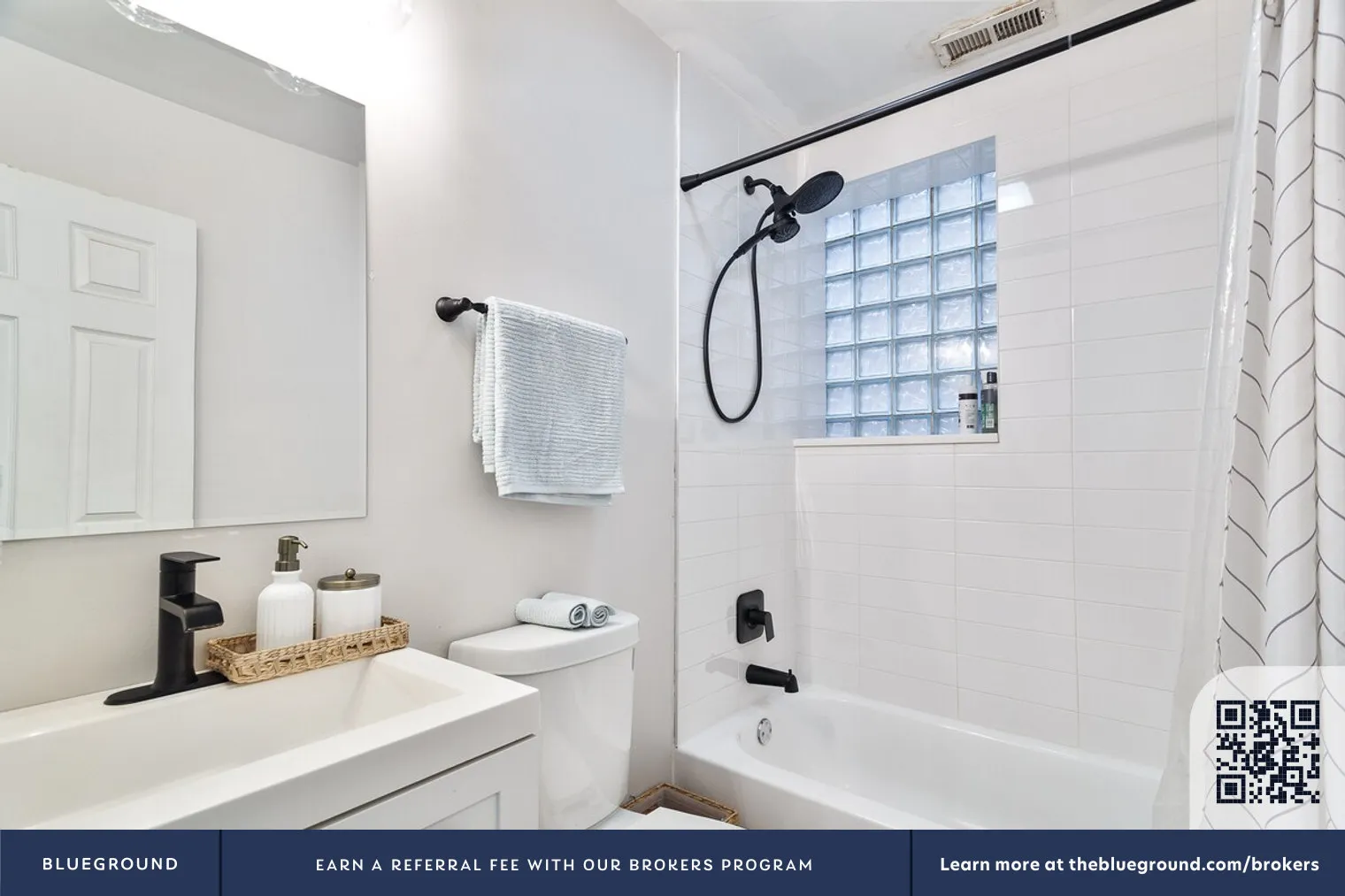 2238 W Barry Ave, , 60618, USA 60618-unit#CHI-1359764P-Chicago-IL