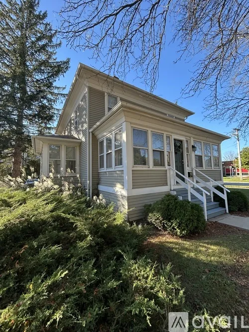 400 S Hough St 60010-unit#1st floor-Barrington-IL