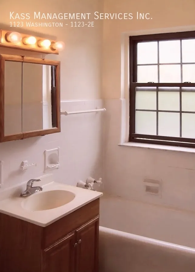 400 S Maple Ave, , 60302, USA 60302-unit#1123-2E-Oak Park-IL